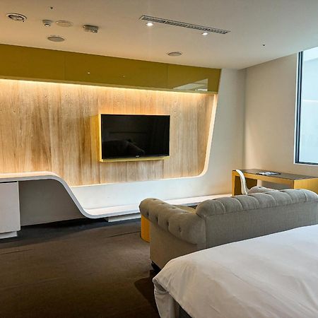 All-Ur Boutique Motel - Taichung Branch Bagian luar foto