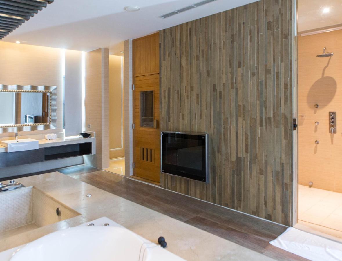 All-Ur Boutique Motel - Taichung Branch Bagian luar foto