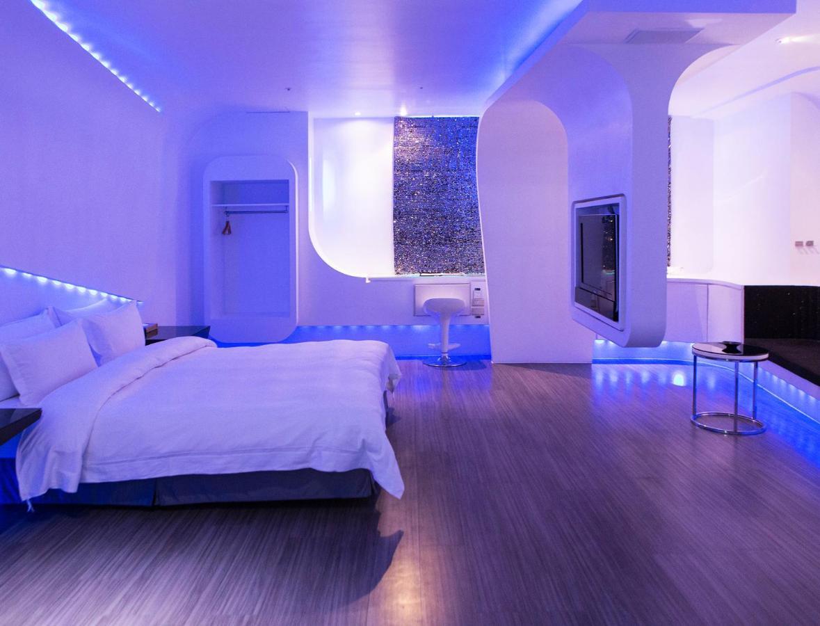 All-Ur Boutique Motel - Taichung Branch Bagian luar foto