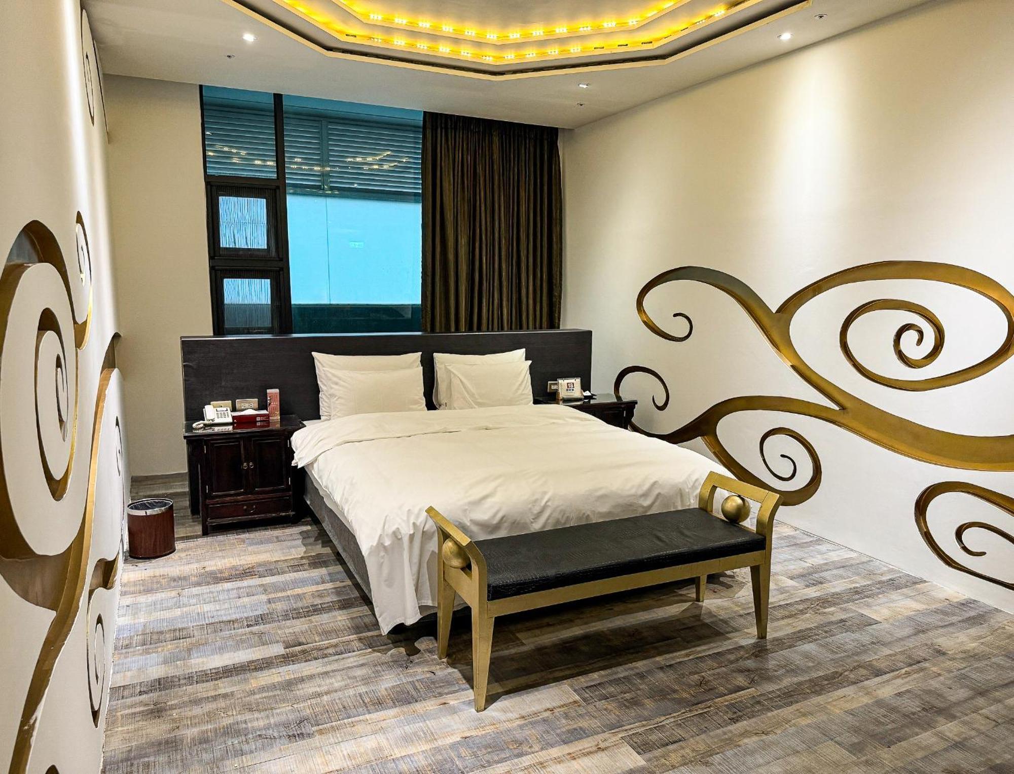 All-Ur Boutique Motel - Taichung Branch Bagian luar foto
