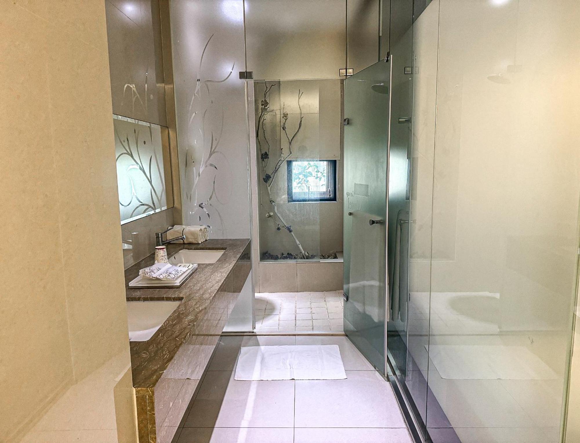 All-Ur Boutique Motel - Taichung Branch Bagian luar foto