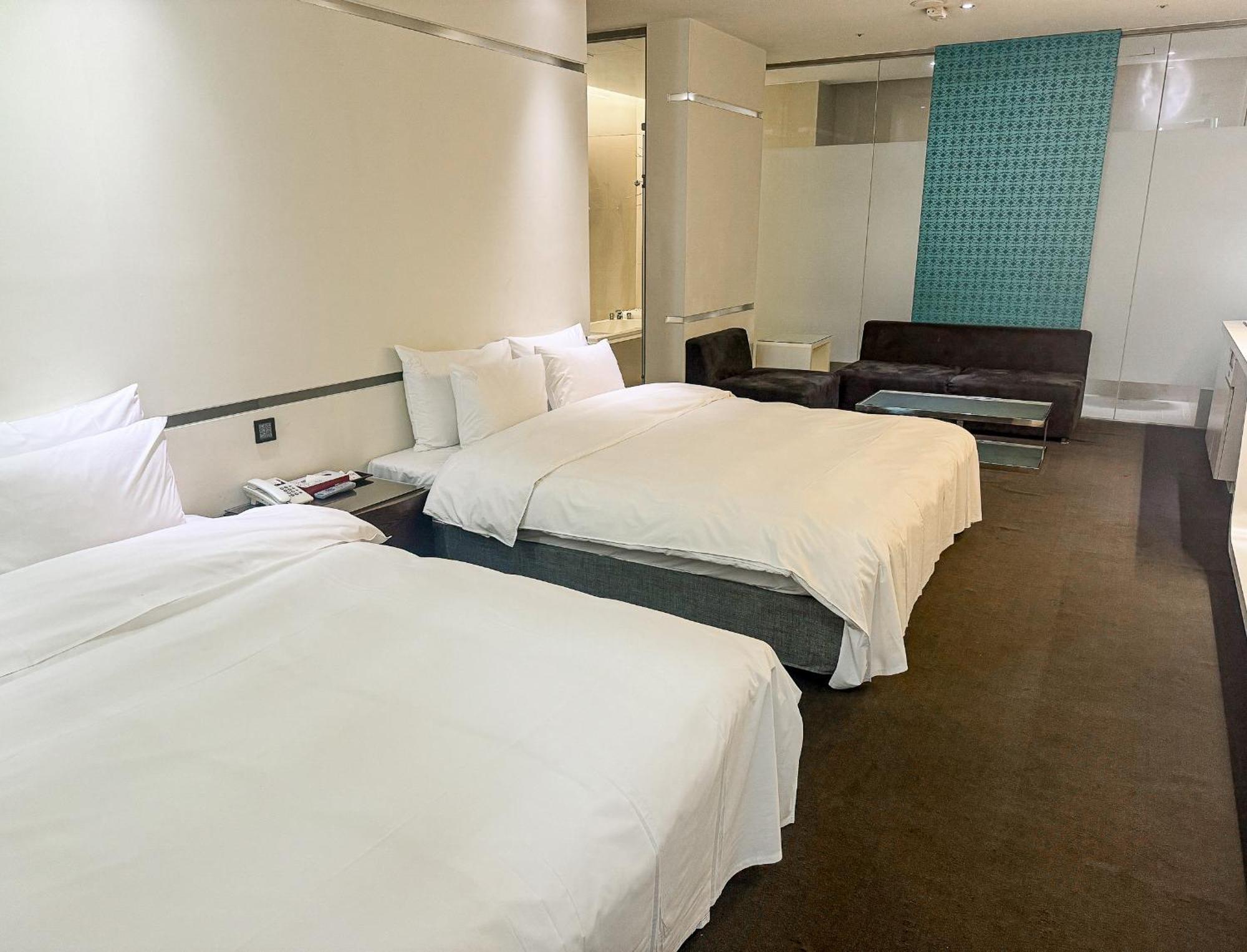 All-Ur Boutique Motel - Taichung Branch Bagian luar foto