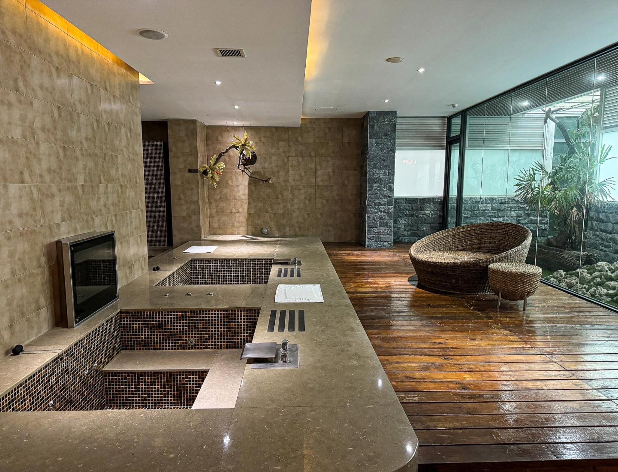 All-Ur Boutique Motel - Taichung Branch Bagian luar foto