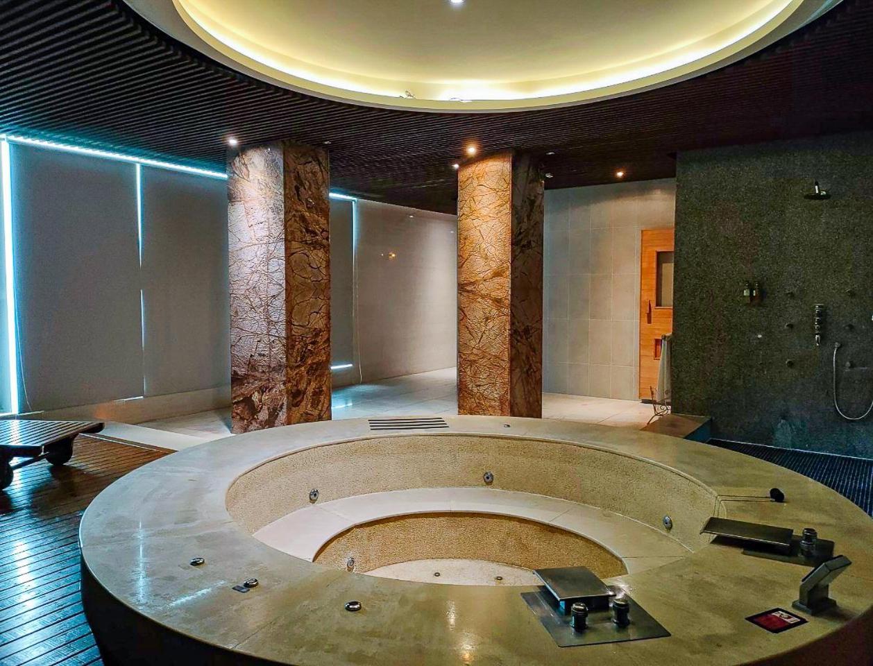 All-Ur Boutique Motel - Taichung Branch Bagian luar foto
