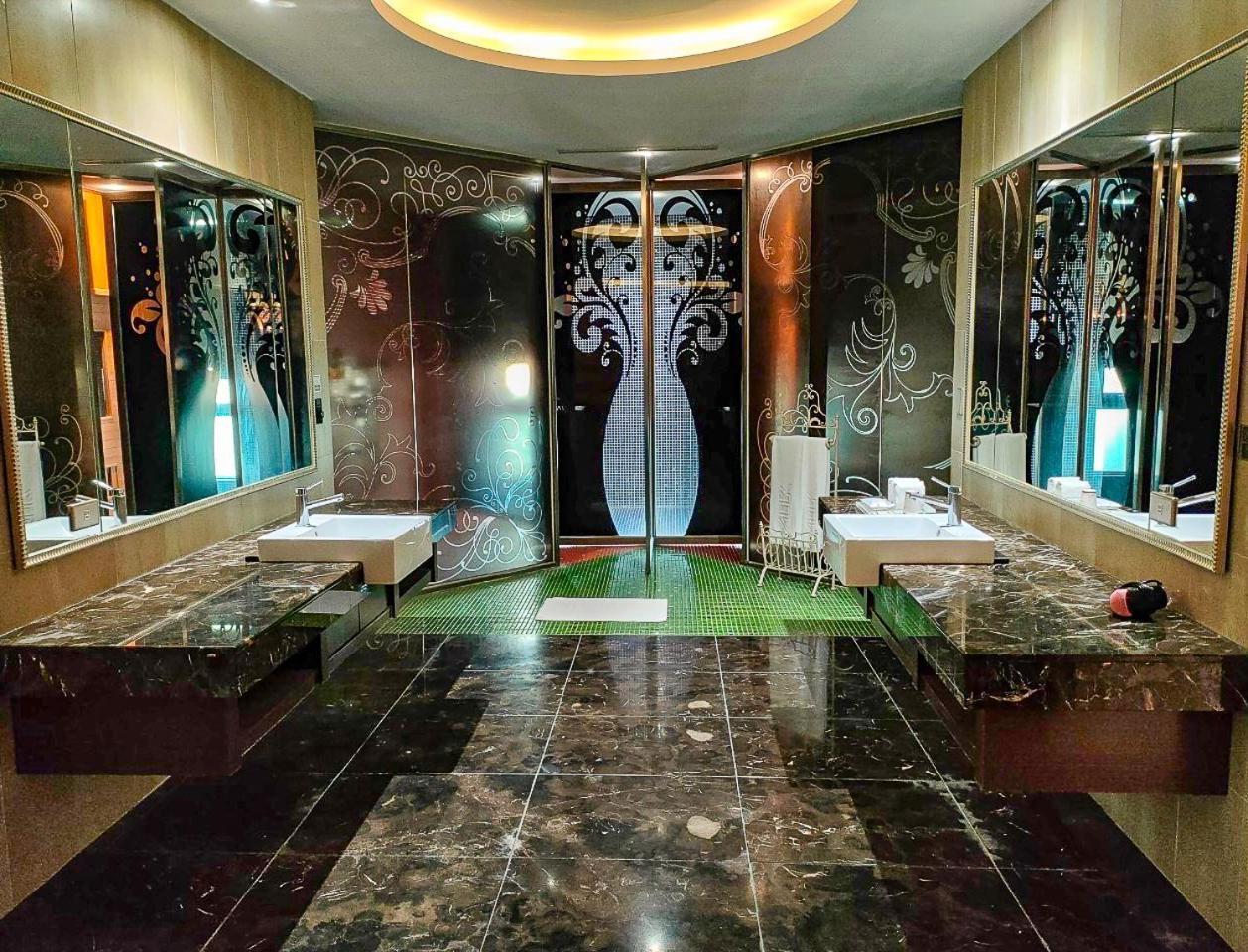 All-Ur Boutique Motel - Taichung Branch Bagian luar foto