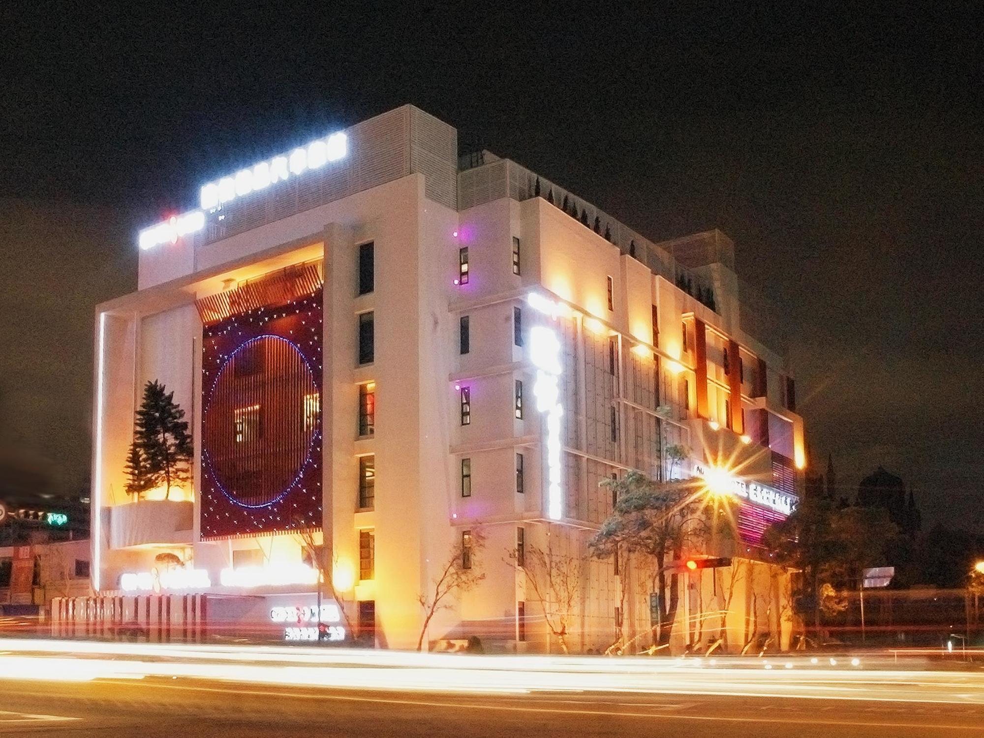 All-Ur Boutique Motel - Taichung Branch Bagian luar foto