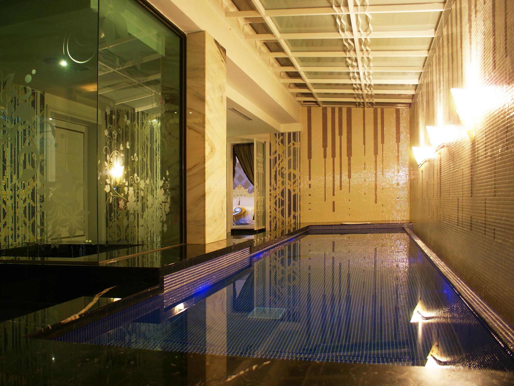 All-Ur Boutique Motel - Taichung Branch Bagian luar foto
